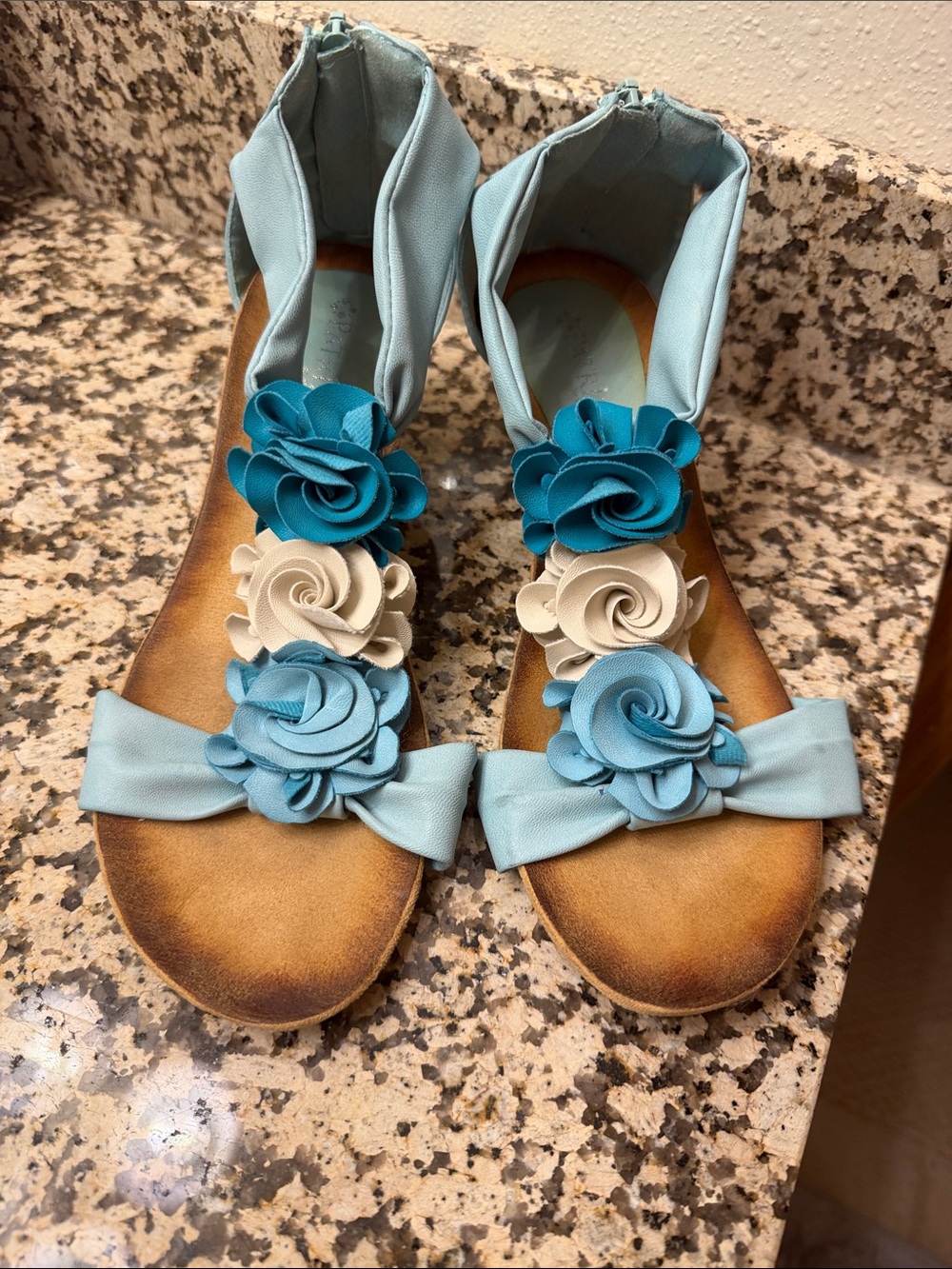 Women's Floral Blue Strap Sandals with Accent Flowers